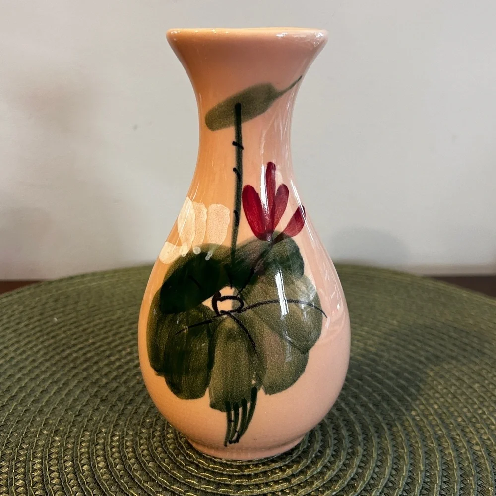 Vintage Pink Glazed Hand Painted Floral Bud Vase 6 Inch Tall With No Flaws Noted